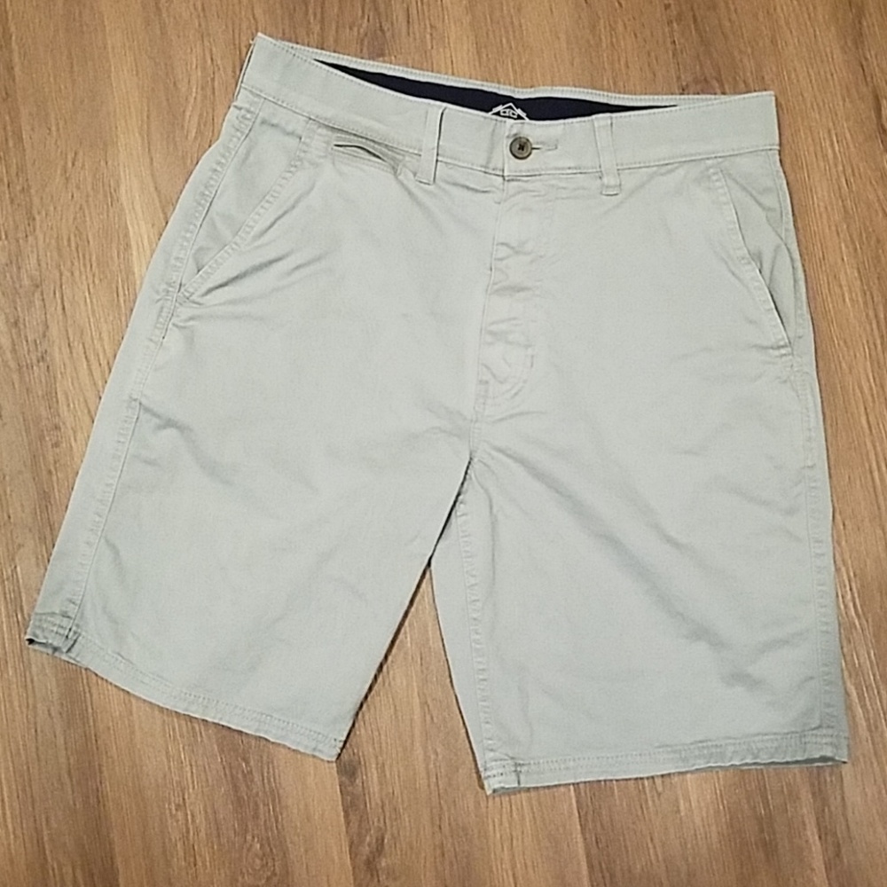 Perfect men's gray shorts